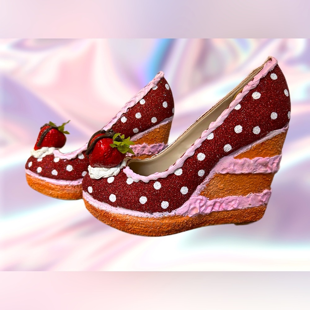 Strawberry shortcake customs (SIZE 7) super cute for photo shoots or events!